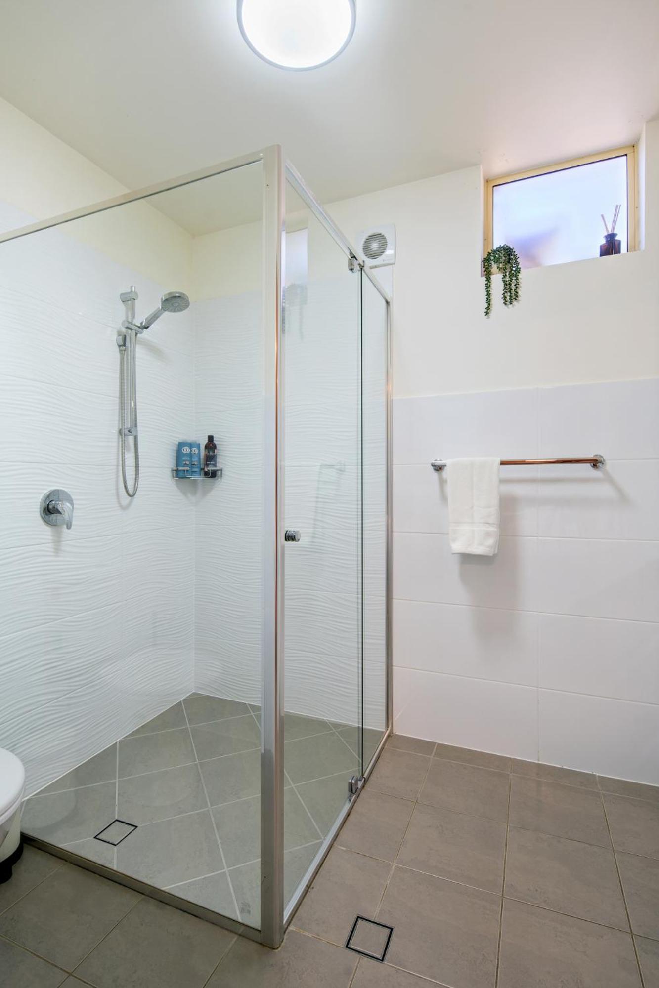 The Guesthouse Maleny Room photo